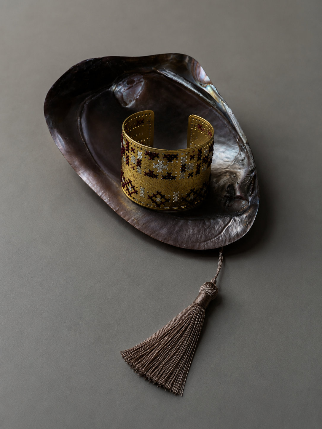 Geo Petals Gold Cuff